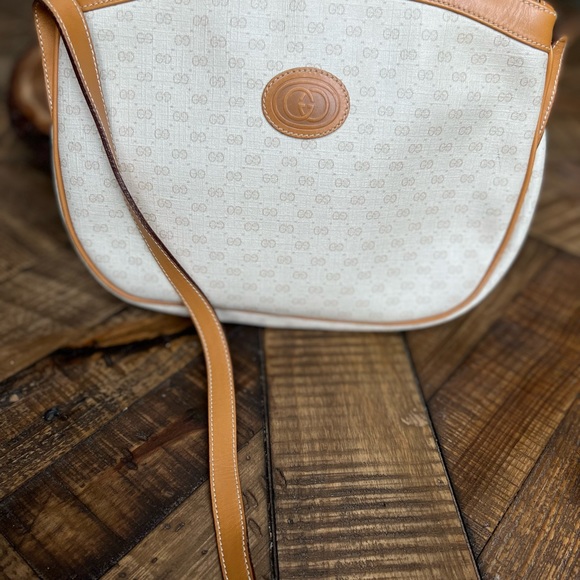 Gucci Beautiful  Vintage Shoulder Crossover - Picture 6 of 6